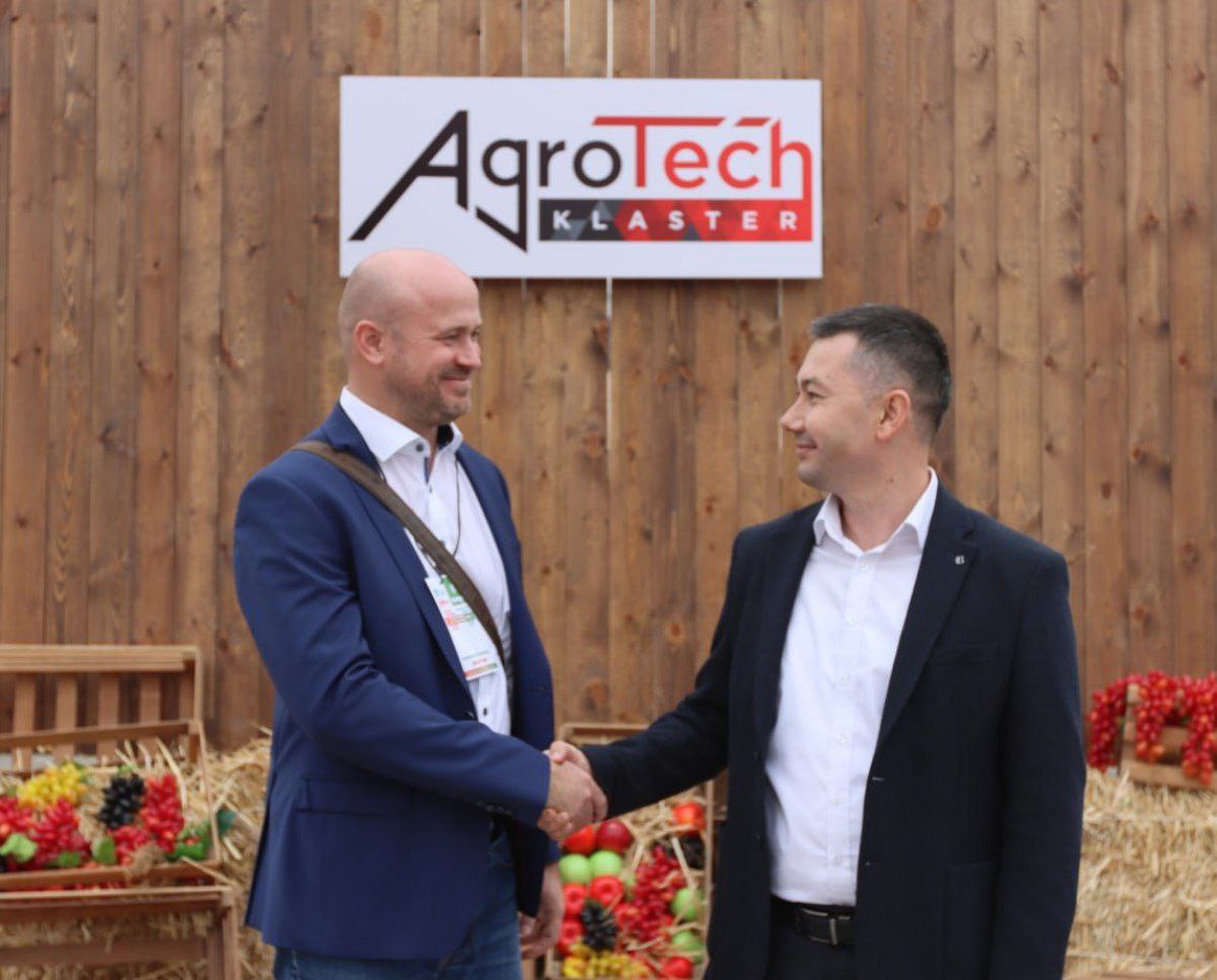 Vice-President of John Deere Walldorf International GmbH, Peter Sachs, visited the exhibition hall "Agrotech Klaster" within the framework of "AgroExpo Uzbekistan - 2023"